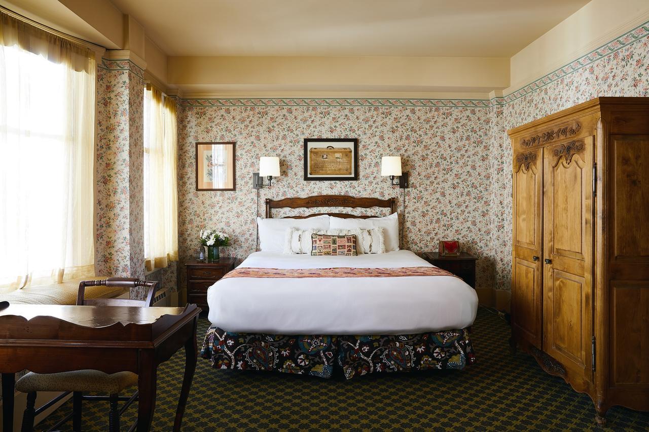 Deluxe King Room,1730020804:JPEG